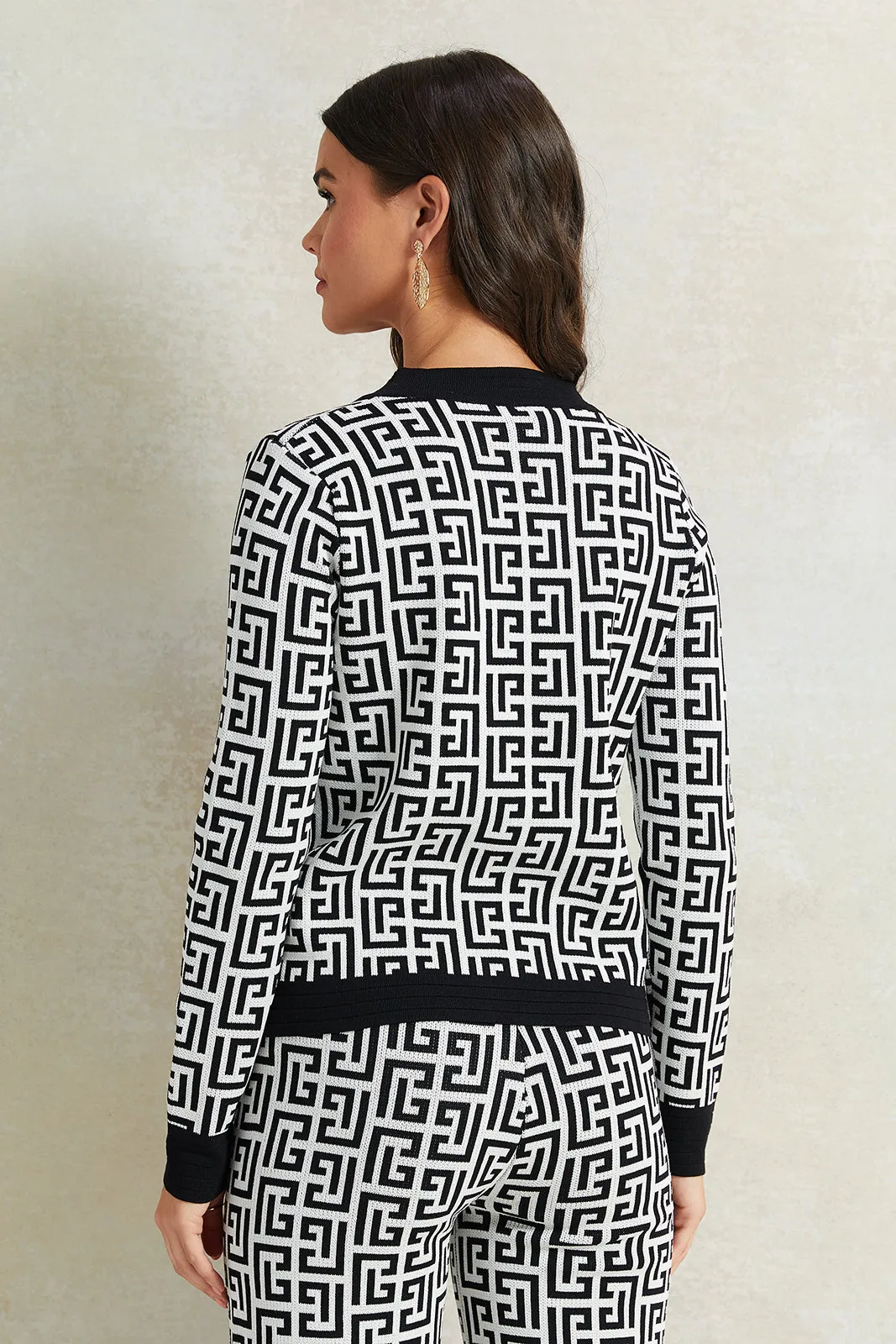 Women Black Printed Zip Through Cardigan